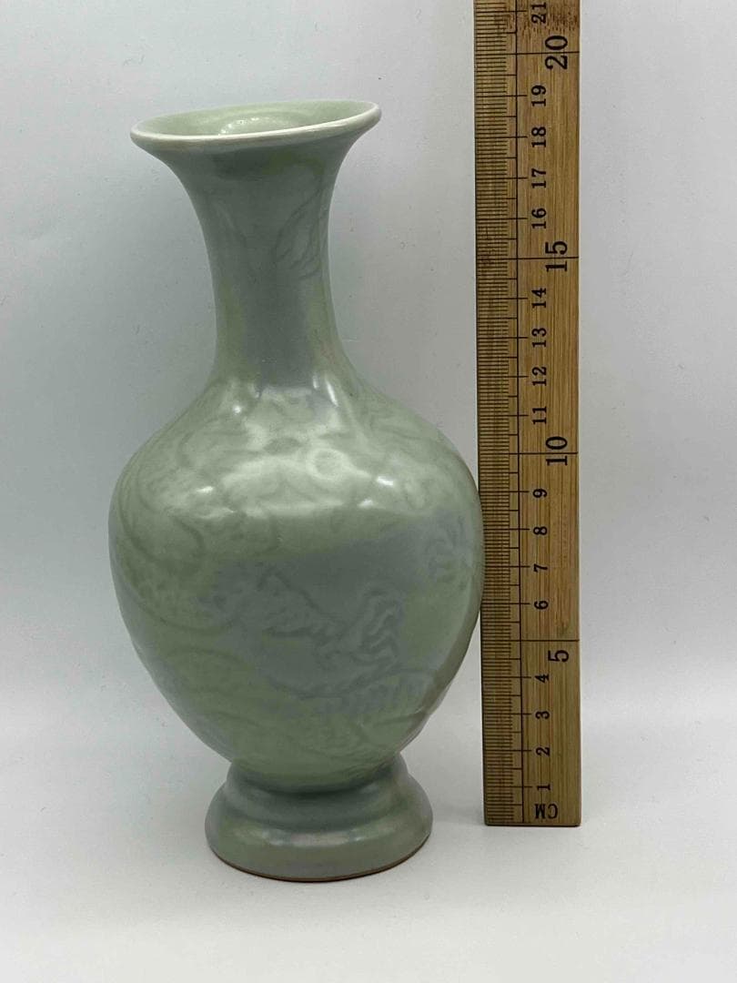 明時代　龍泉窯　青磁龍紋観音瓶　花入　花瓶　茶道具　香道具(C-43)