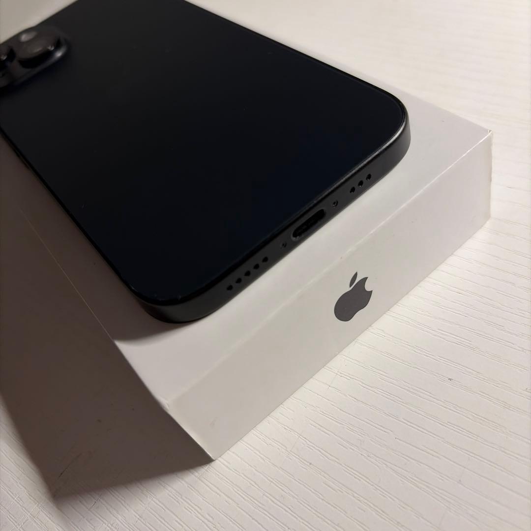 iPhone 15 128GB ブラック SIMフリー 極美品