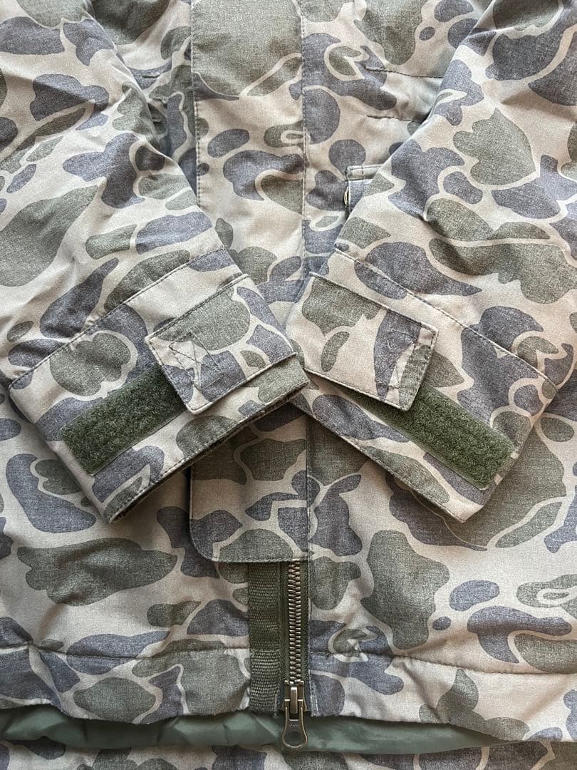 BURTON スノーボードジャケット フード付き 上着 カモフラ S