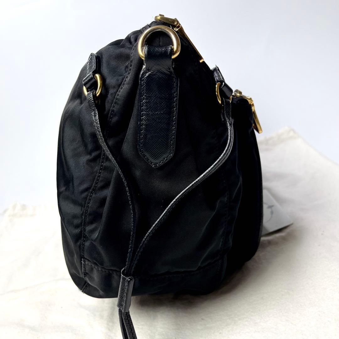 入手困難/極美品✨プラダ ショルダーバッグ ゴールドロゴ ナイロン サフィアーノ