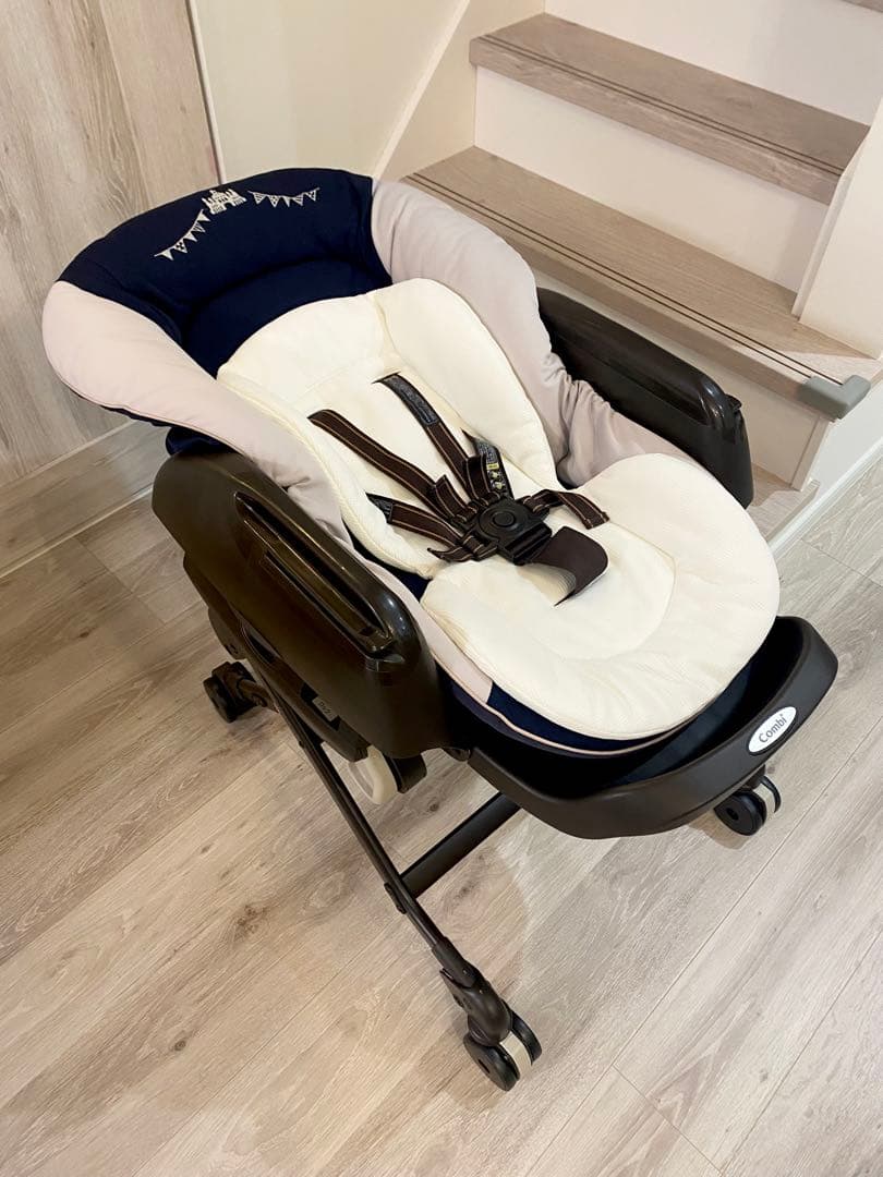 COMBI コンビ　ネムリラ シンプライト ハイローチェア テーブル　手動