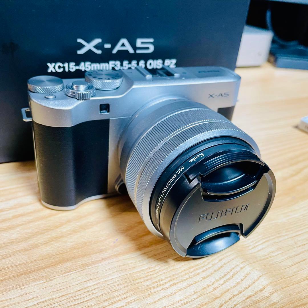 Fujifilm X-A5 ミラーレスカメラ XC15-45mm