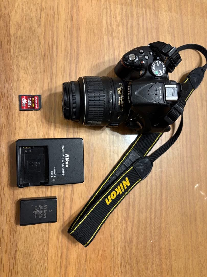 Nikon D5200 デジタル一眼レフカメラ　SDカード付属