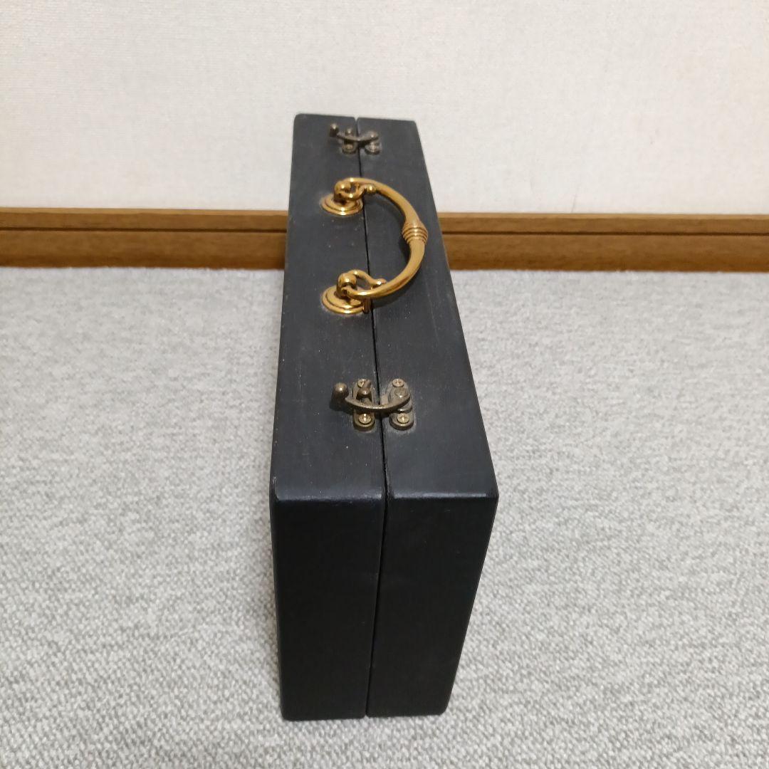 タイ　セラドン焼き陶器駒とチェスボード