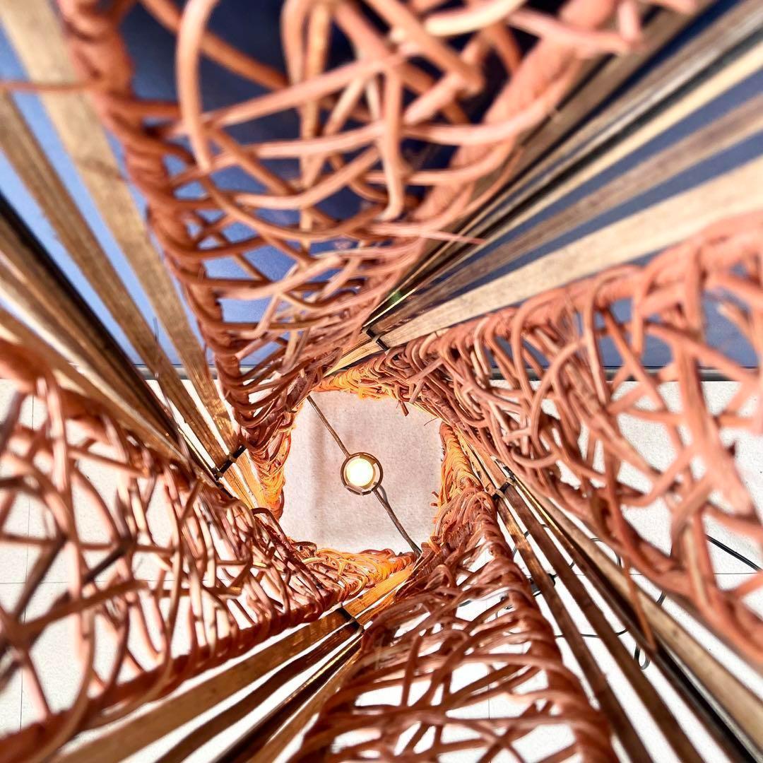 【インパクト大】ねじれライト 間接照明 和風 バリ風 スタイリッシュ おしゃれ