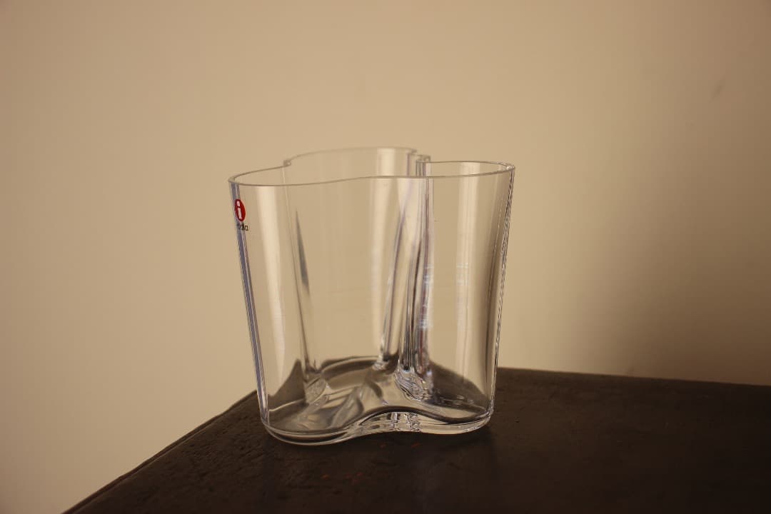 　イッタラ　アルヴァ・アアルト　花瓶　ガラスベース　クリア