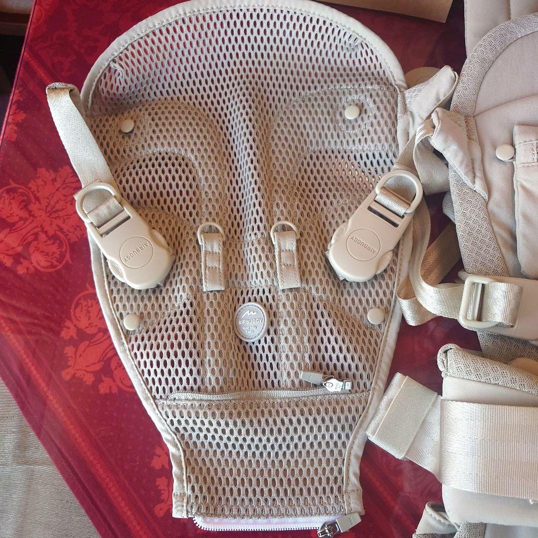 【美品】AIRBUGGY エアバギーベビーキャリア 抱っこ紐　サンドアッシュ