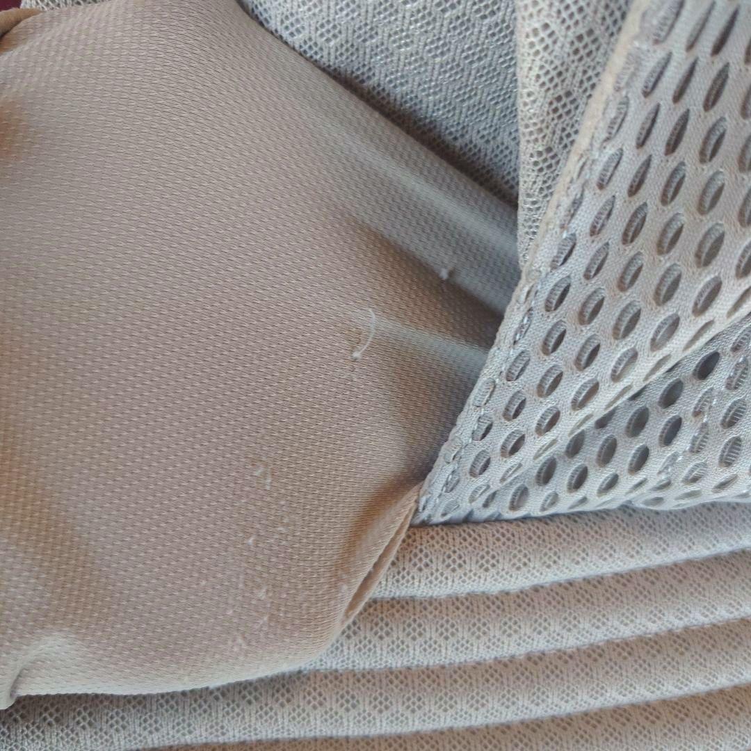 【美品】AIRBUGGY エアバギーベビーキャリア 抱っこ紐　サンドアッシュ