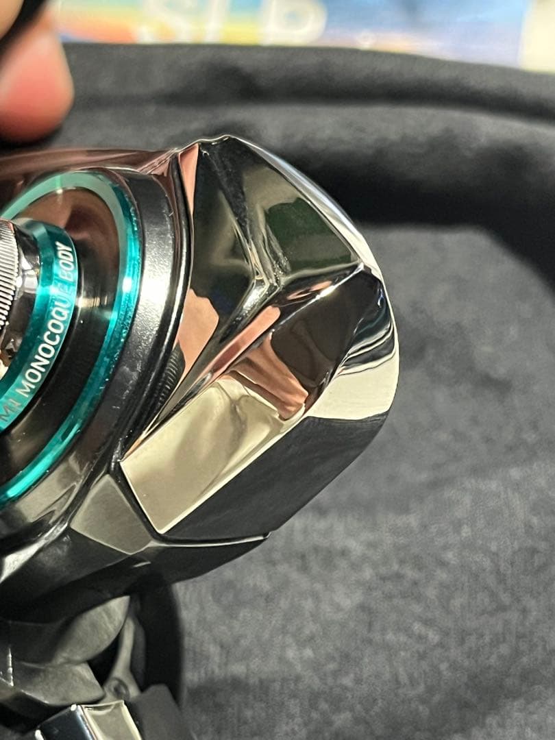 美品　ダイワ　21エメラルダスエア　FCLT2500S