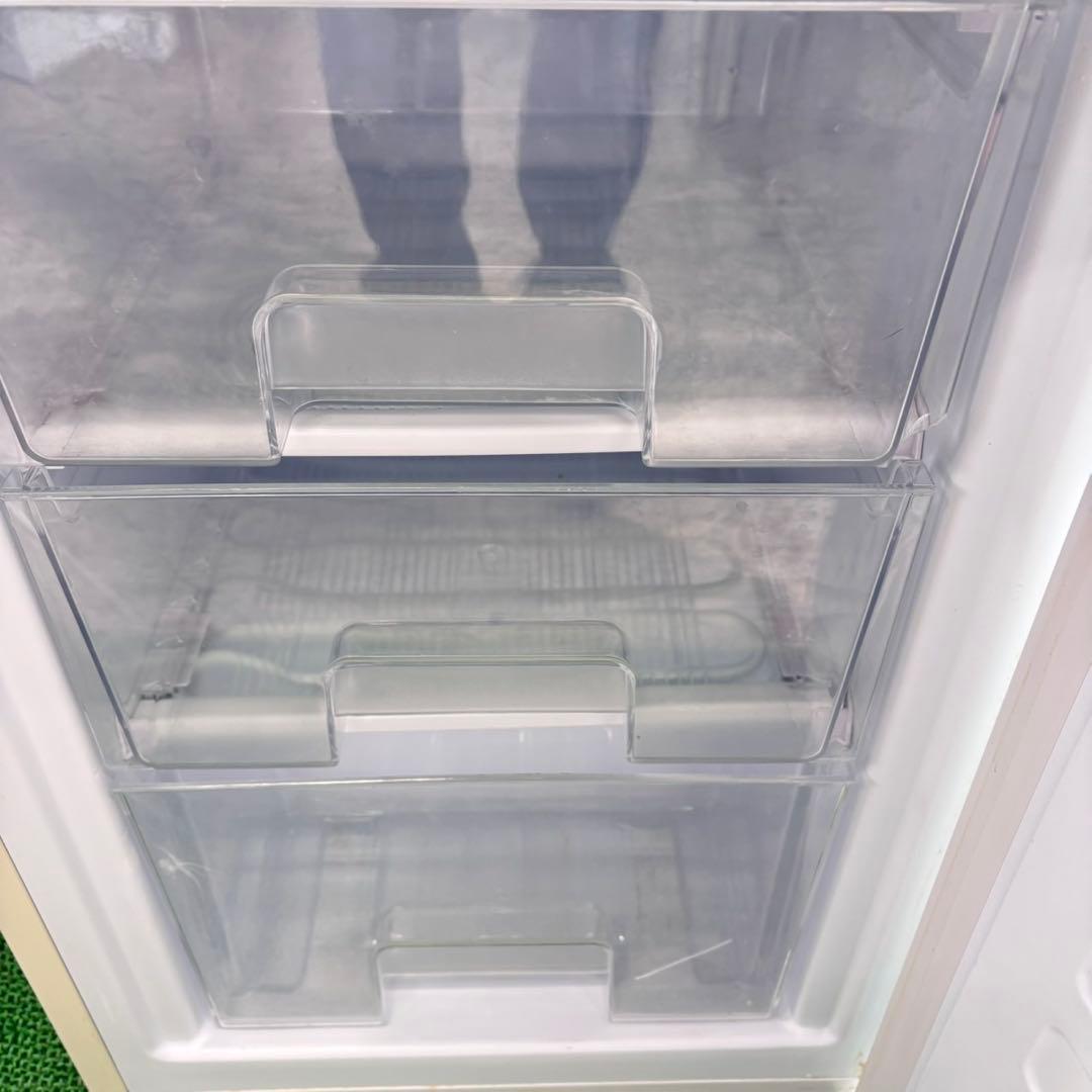 728 冷蔵庫　レトロ　2022年製　極美品　右開き　半年保証　小型　一人暮らし