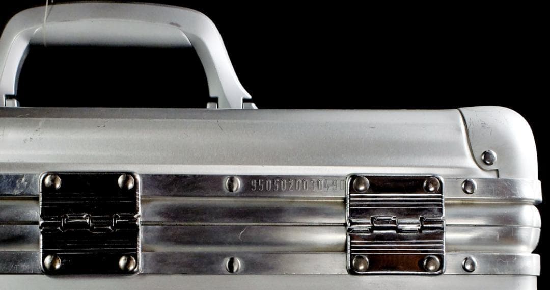 リモワ 950.50 TOPAS『パイロット・ケース』（ラージスリム) 33L
