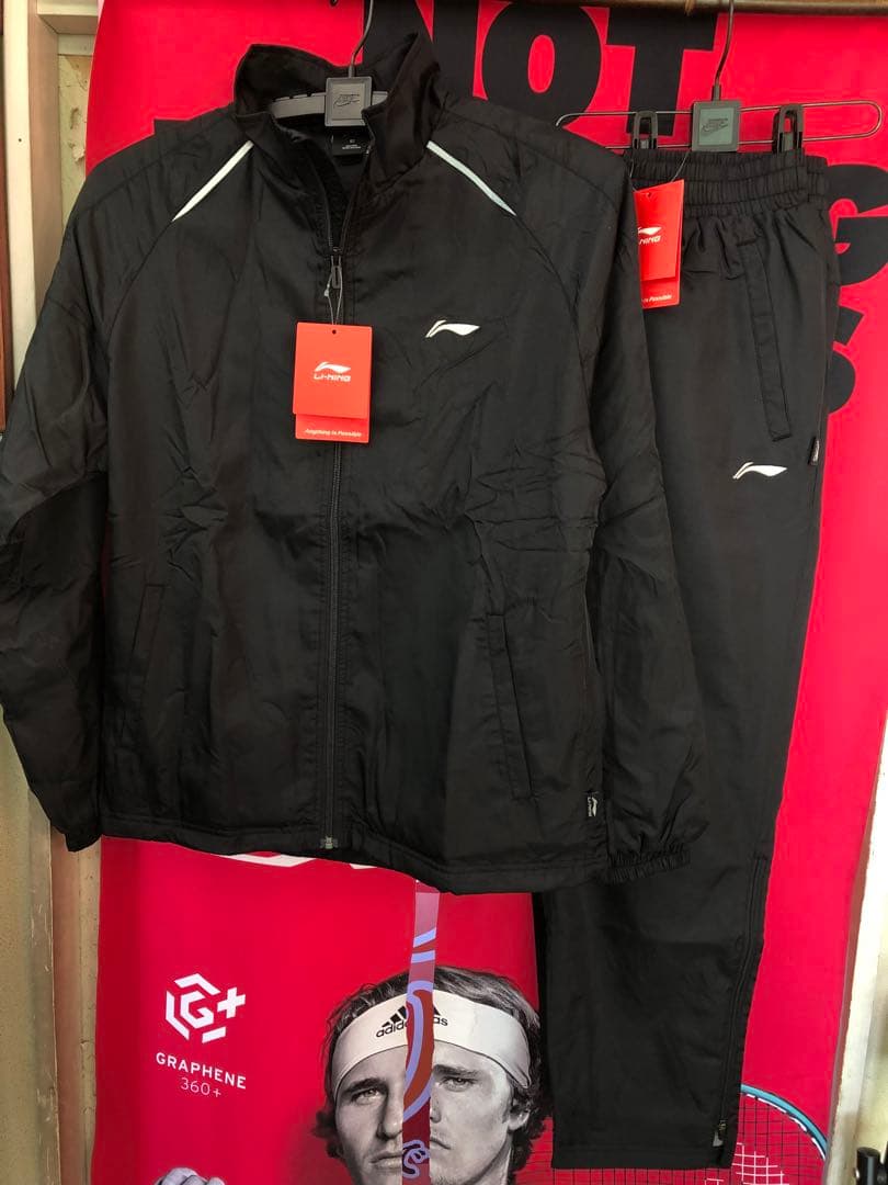 新品 LI-NING ウインドブレーカー上L 下M シンプルな黒