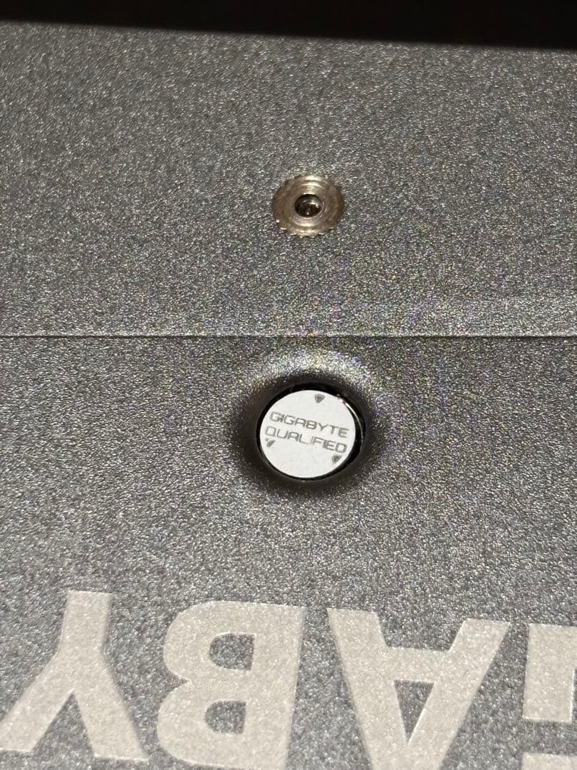 GIGABYTE Radeon RX 7600 8GB 中古