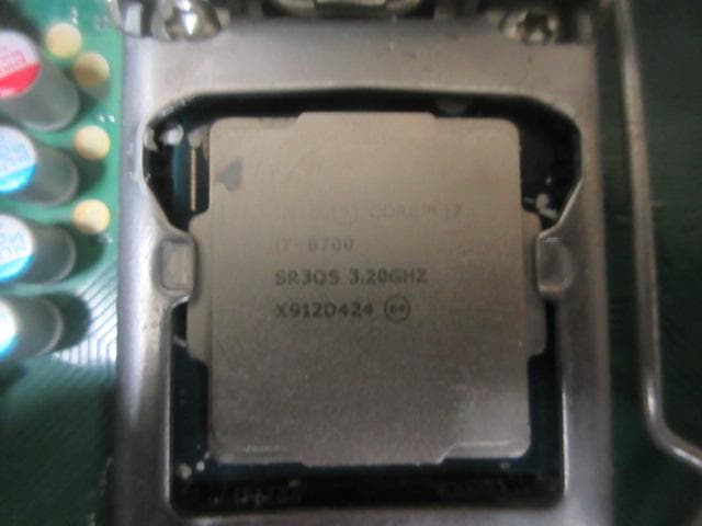 送料込★ 富士通 ESPRIMO D588/VX i7 8th Genジャンク