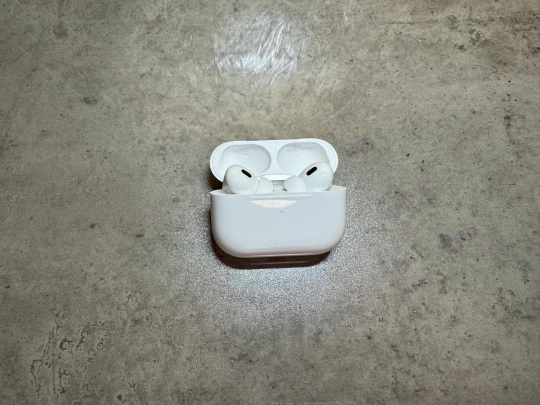 【美品】AirPodsPro2 ホワイト 充電ケース付き