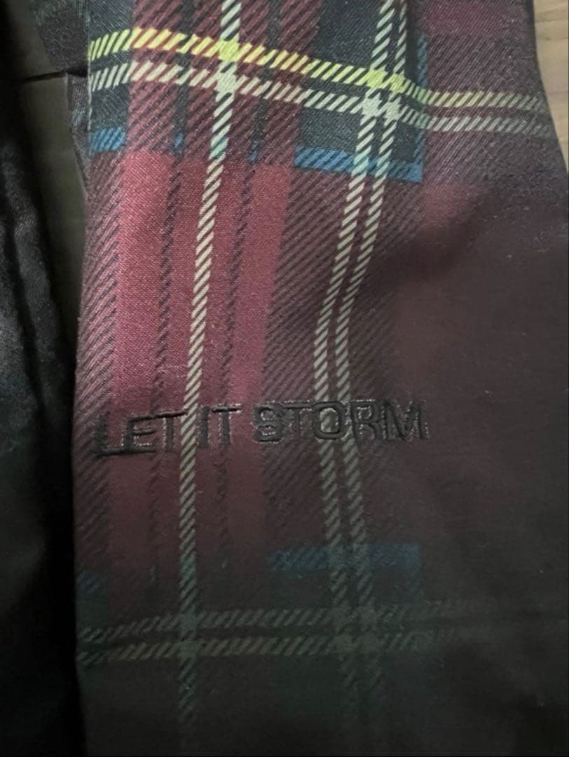 美品 VOLCOM スノーボードウェア