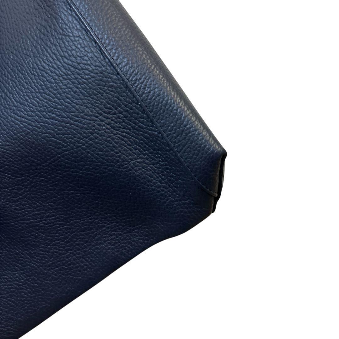 【希少！】ヤングアンドオルセン　レザー　伊勢丹限定　シルバーロゴ　ネイビー