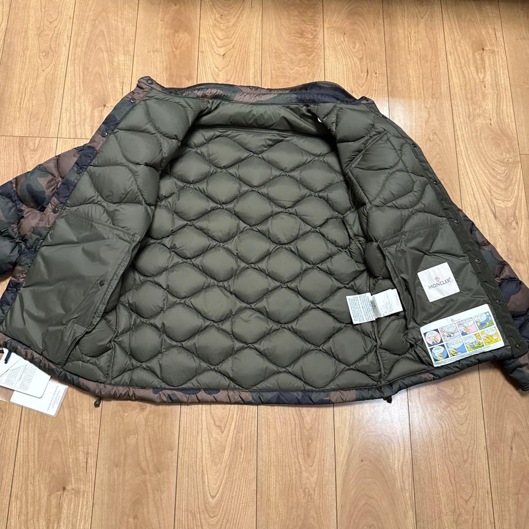 Moncler カモフラダウンジャケットTG4