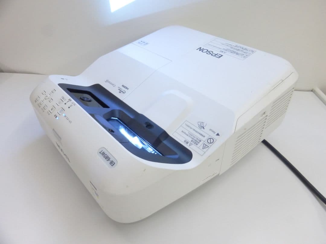 新品リモコン付EPSON プロジェクター EB-685WT　1000時間台