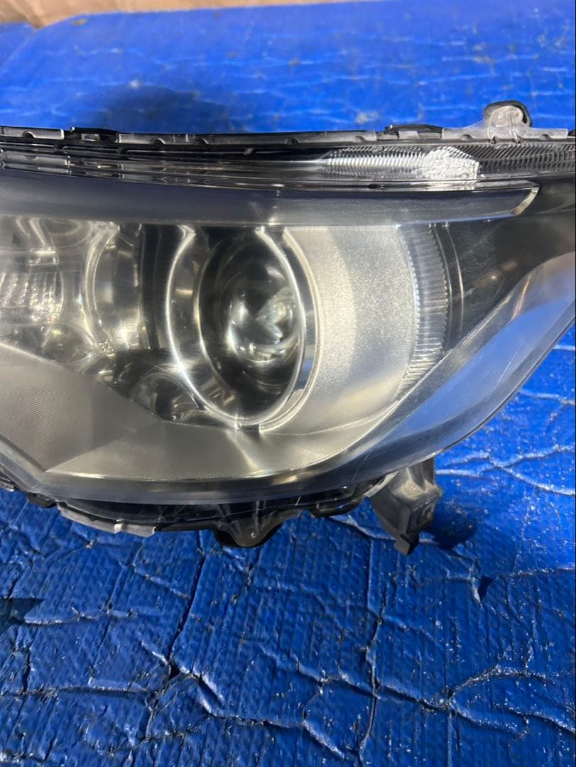 日産　デイズ　B21W ヘッドライトHID 助手席側