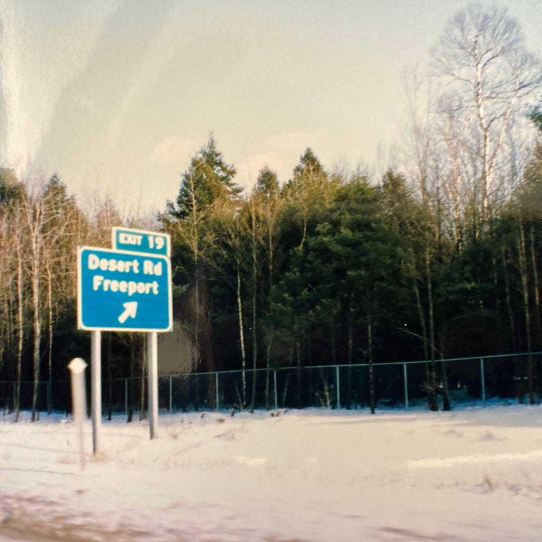 L.L.Bean Country−style wooden wall clock