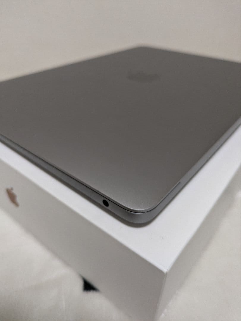 ほぼ新品 MacBook Air 2020