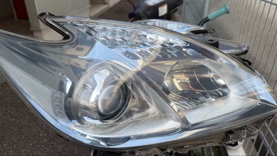 30プリウス前期ヘッドライト