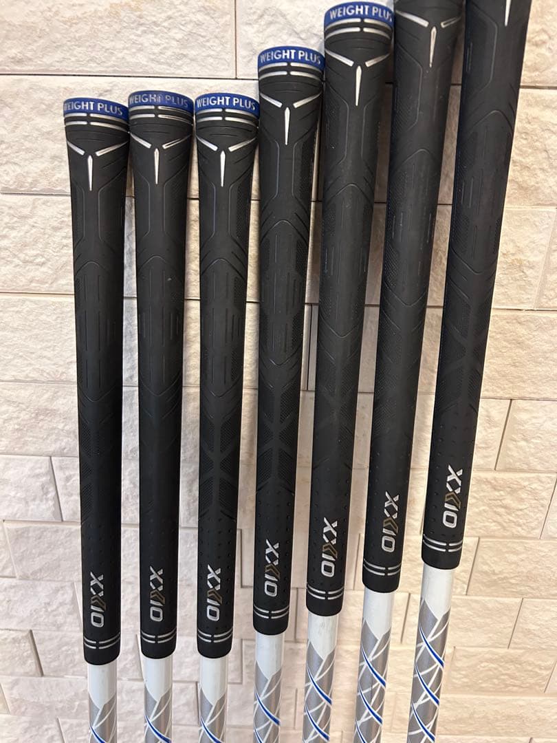 【美品】ゼクシオXXIO12ゴルフ11本セットバック付