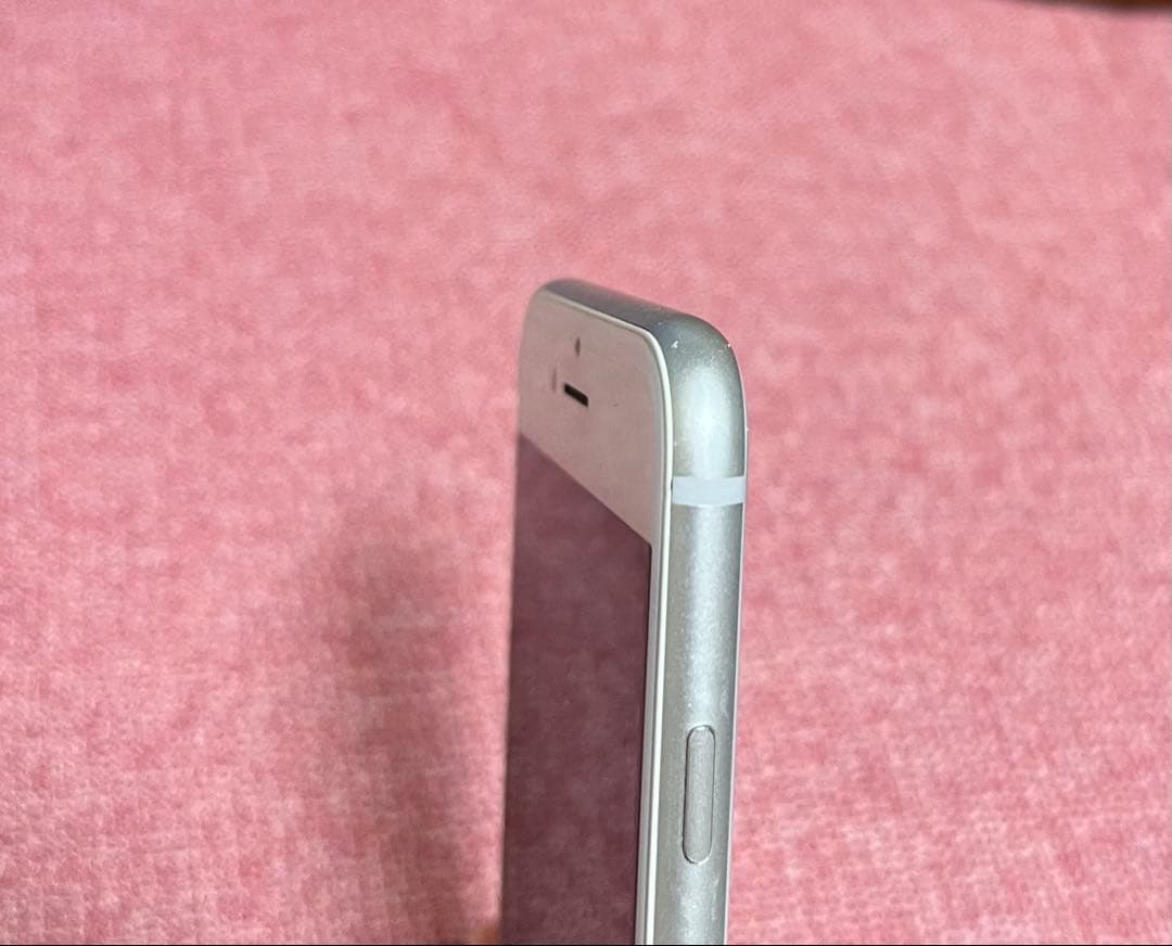 Apple iPhone 8 シルバー SIMフリー
