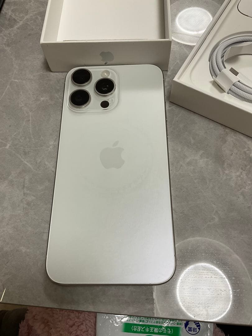iPhone15ProMax 256GB SIMフリー 本体 美品 ホワイト