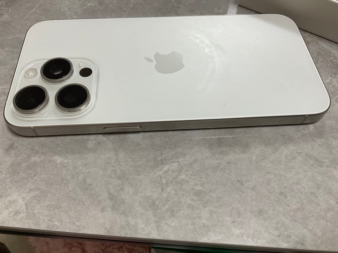 iPhone15ProMax 256GB SIMフリー 本体 美品 ホワイト