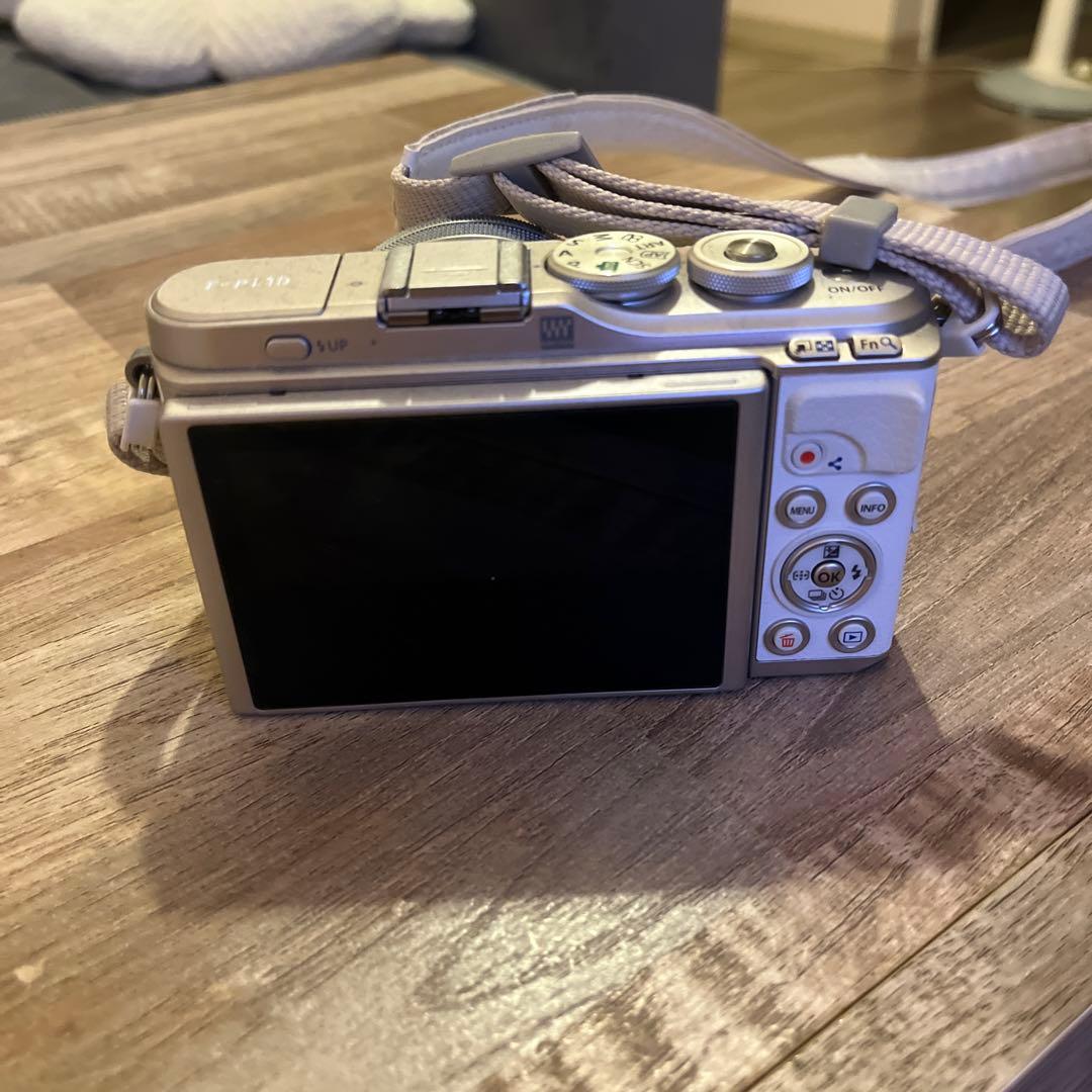 OLYMPUS PEN ミラーレス一眼カメラ　箱入り