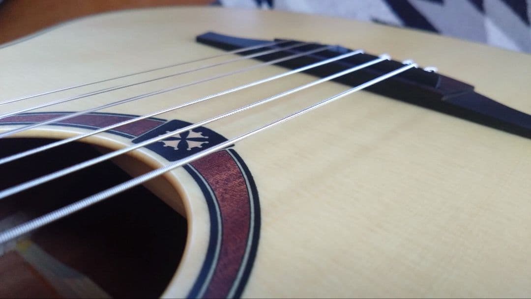 LAG Guitars TN70A　ナイロン弦仕様　ほぼ未使用です