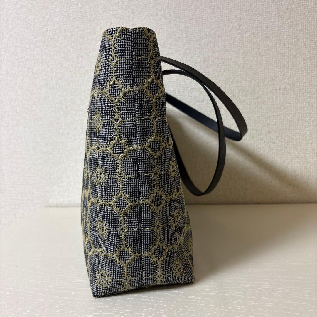 肩がけできる横型トート／ミナペルホネンanemone