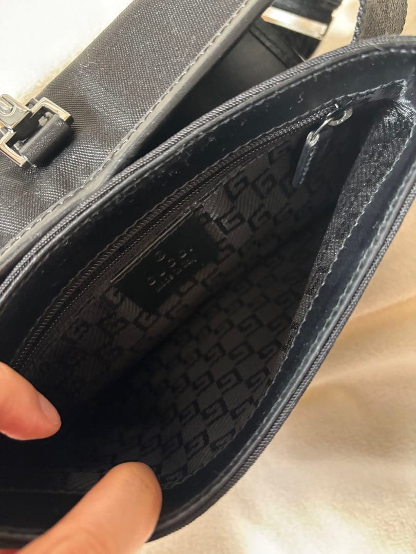 正規品★GUCCI★ブラック★ボディバッグ★保存袋付き ボディバッグ