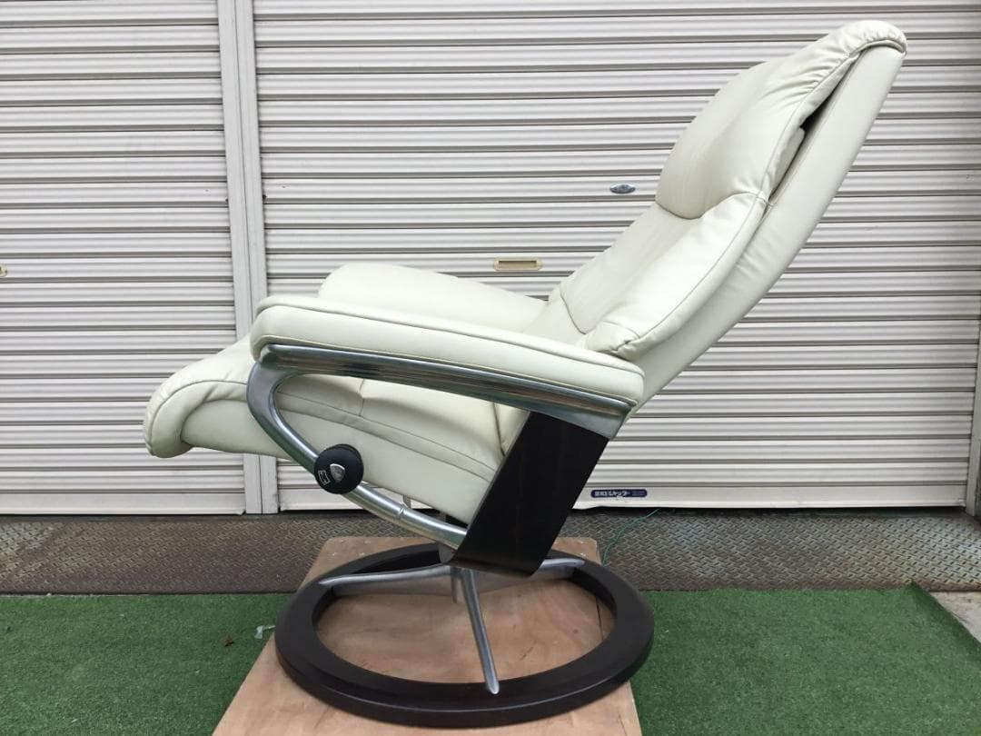 エコーネス シグニチャー リクライニングチェア オットマン付 ストレスレスチェア