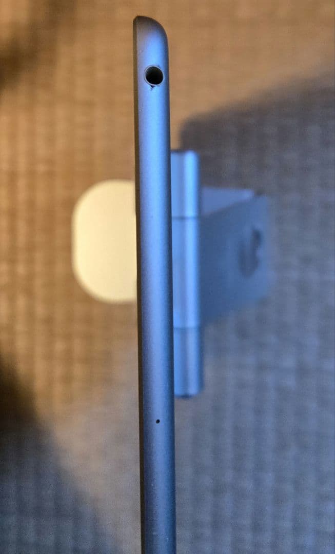 Apple iPad 第5世代 32GB Wi-Fiモデル シルバー 本体のみ