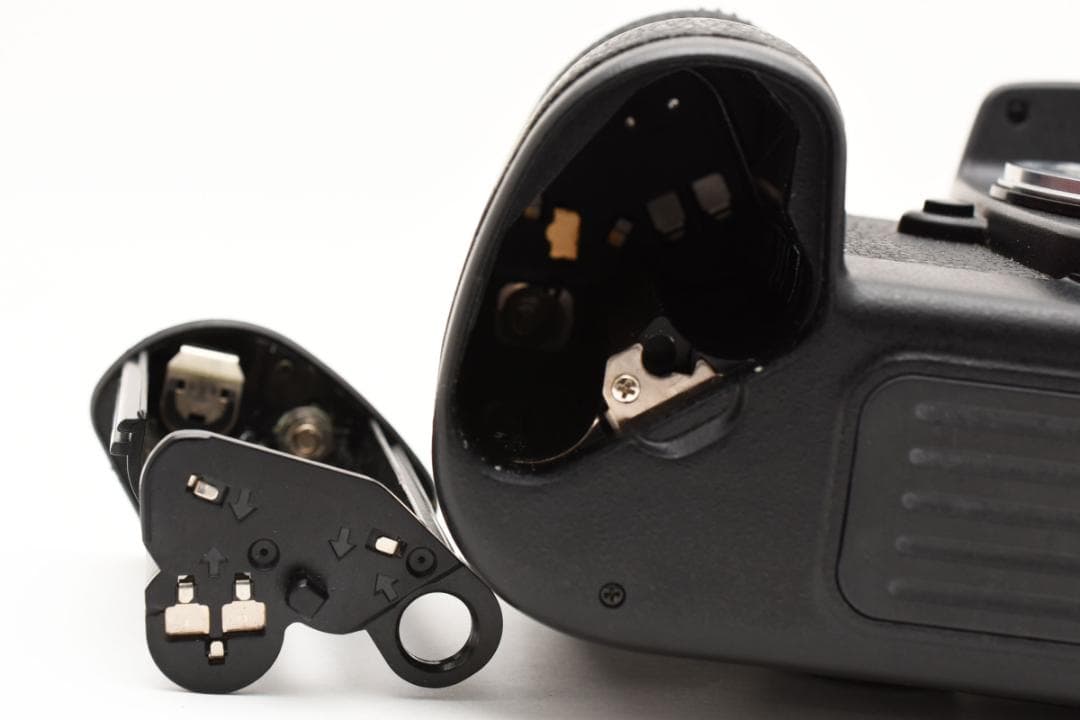 ニコン　Nikon F100 フィルムカメラボディ