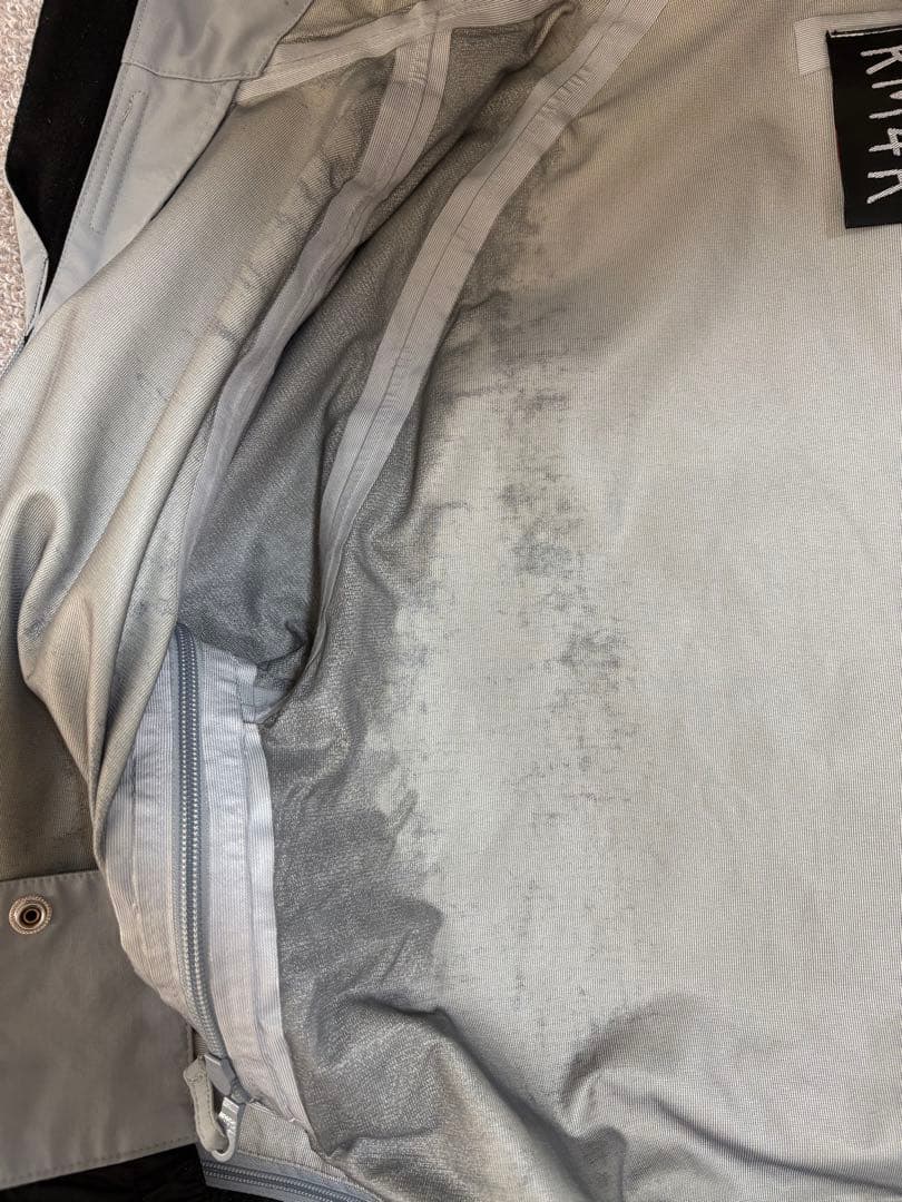 KM4K ウェア　グレー　上下　上Mサイズ　下Sサイズ