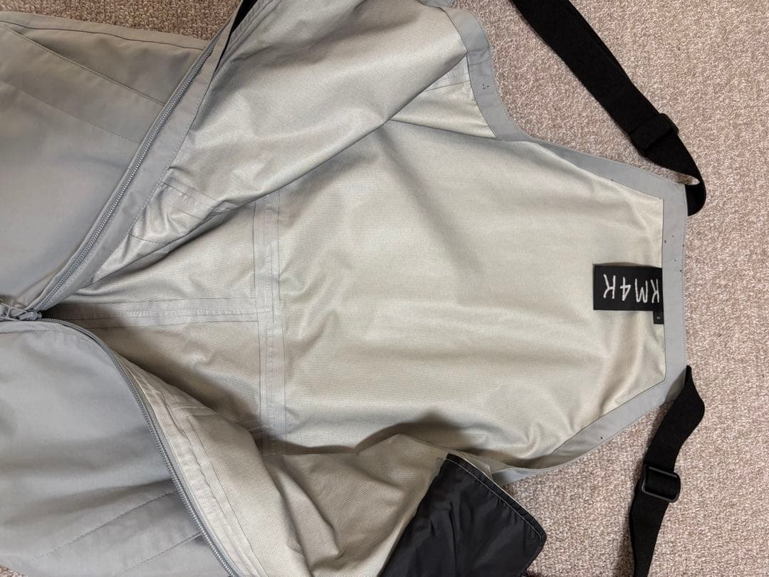 KM4K ウェア　グレー　上下　上Mサイズ　下Sサイズ