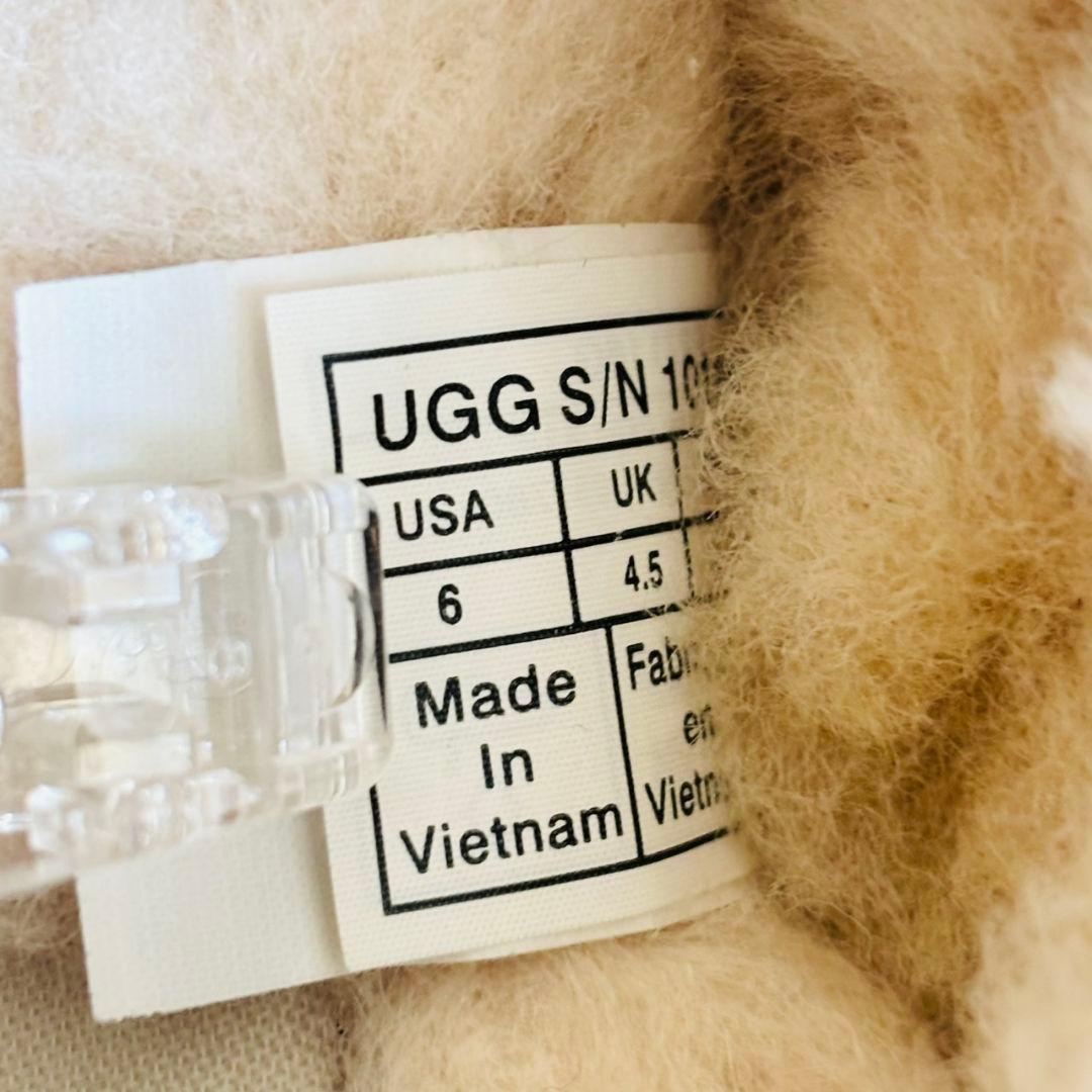 2744【極美品 展示品】UGG アグ NITA ニタ　スリッポンシューズ