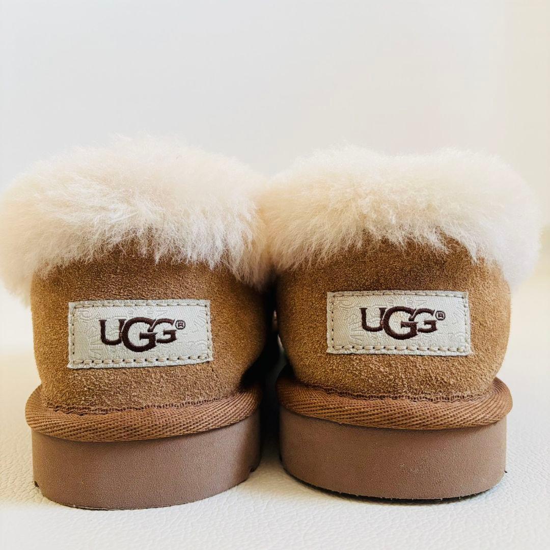 2744【極美品 展示品】UGG アグ NITA ニタ　スリッポンシューズ