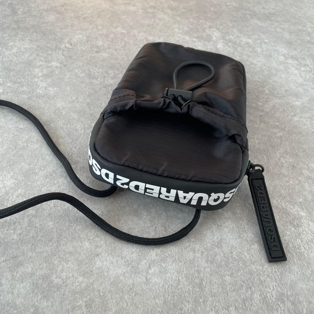美品【完売】DSQUARED2（ディースクエアード）ナイロンネックポーチ