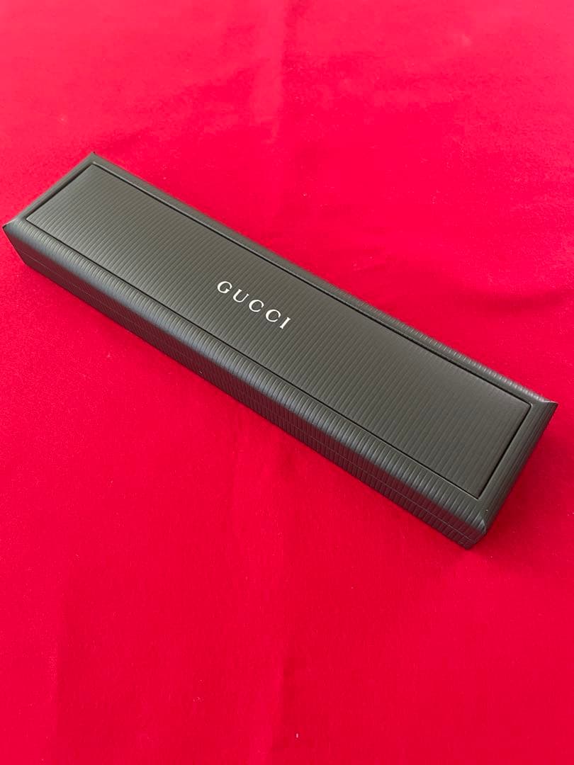 GUCCI クォーツ腕時計（6300L)シルバー/革ベルト:ブラックレザー