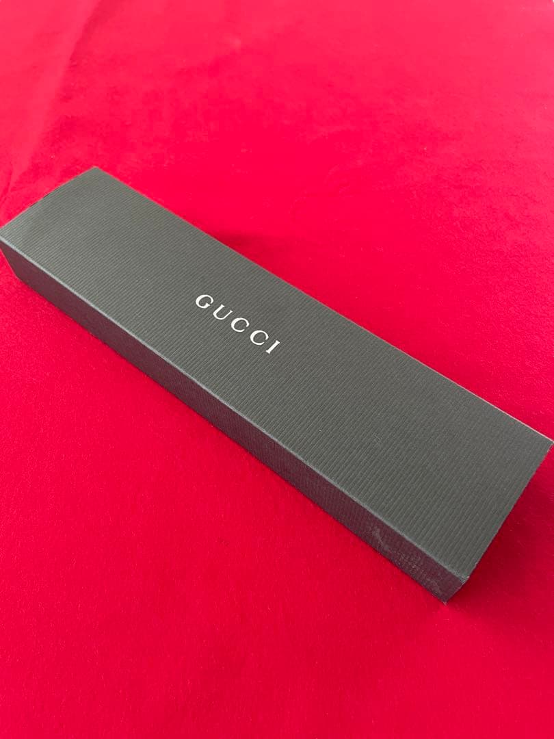 GUCCI クォーツ腕時計（6300L)シルバー/革ベルト:ブラックレザー