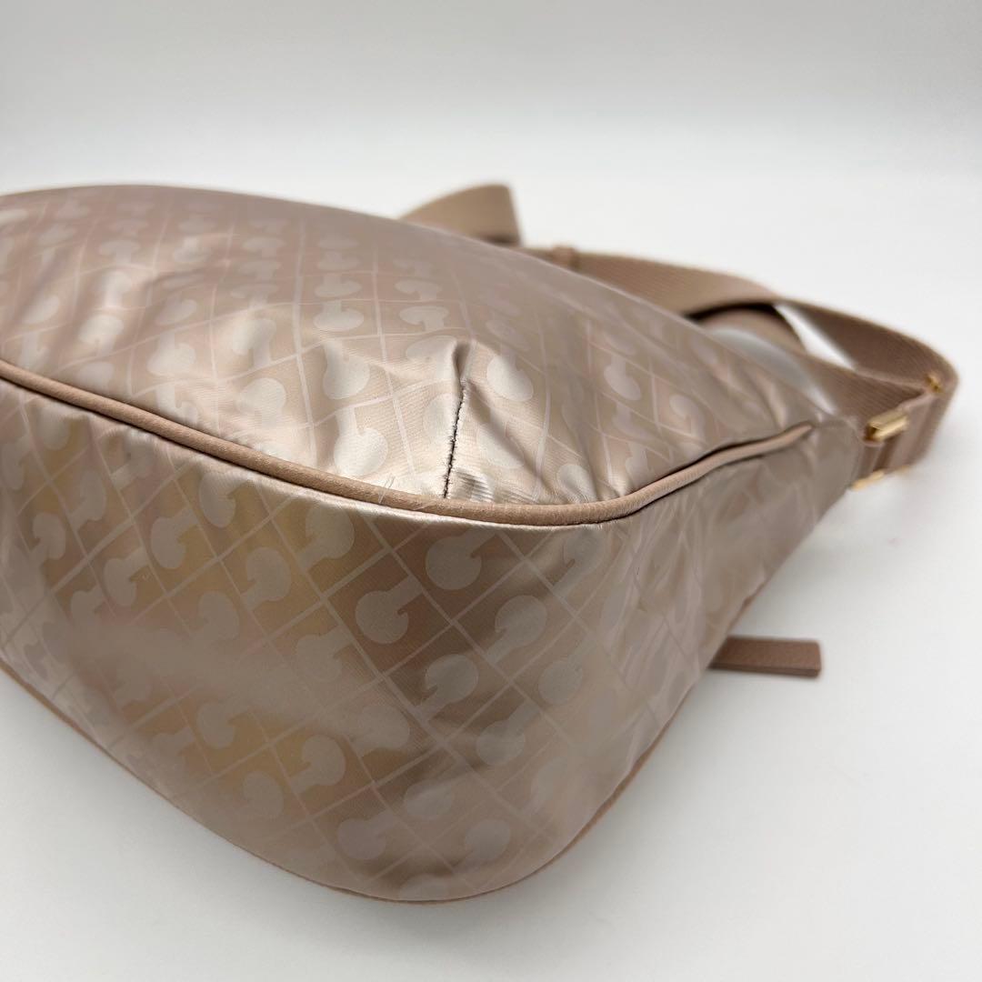 【未使用】　ゲラルディーニ　ソフティ　ショルダーバッグ　斜め掛け◎