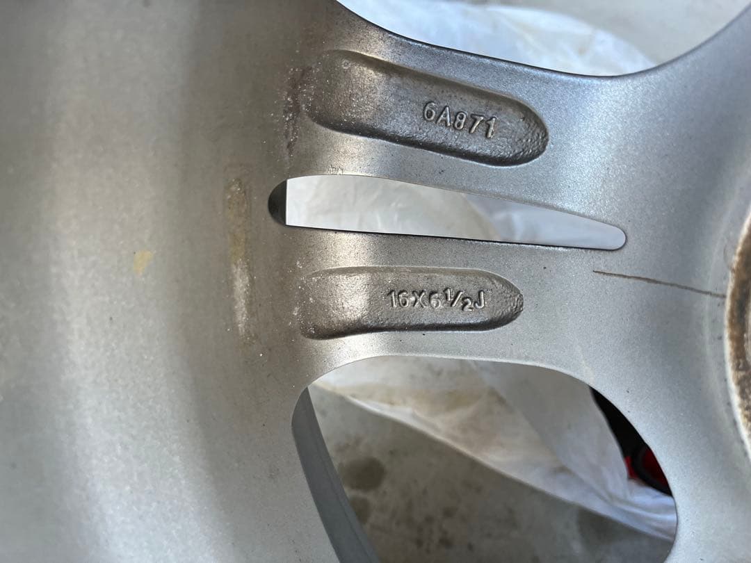 HIFLY 205/60R16 スタッドレス4本2023年製 トヨタ ノア