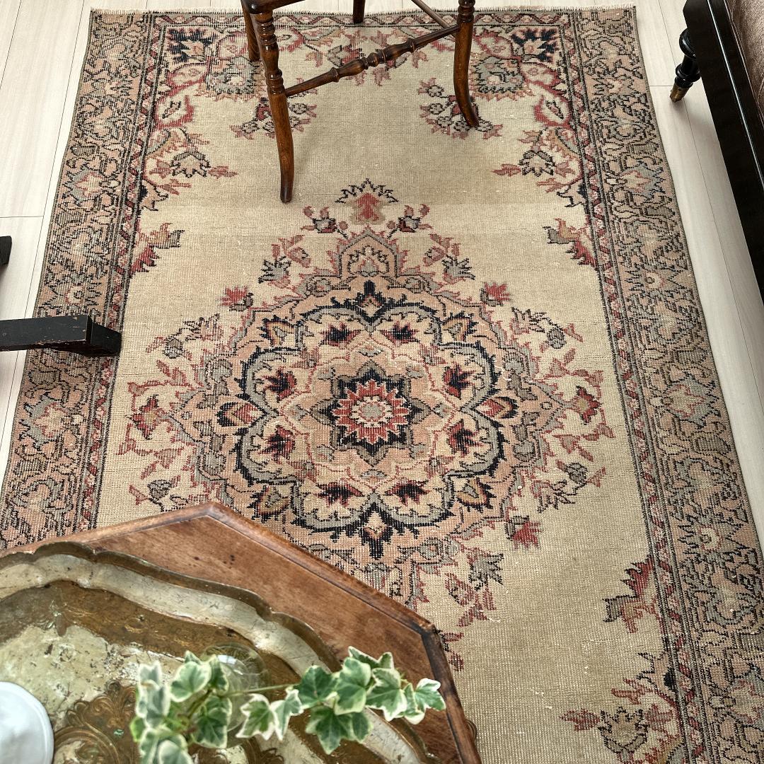 トルコ ヴィンテージラグ A104 レア ベージュ ピンク ブルー メダリオン