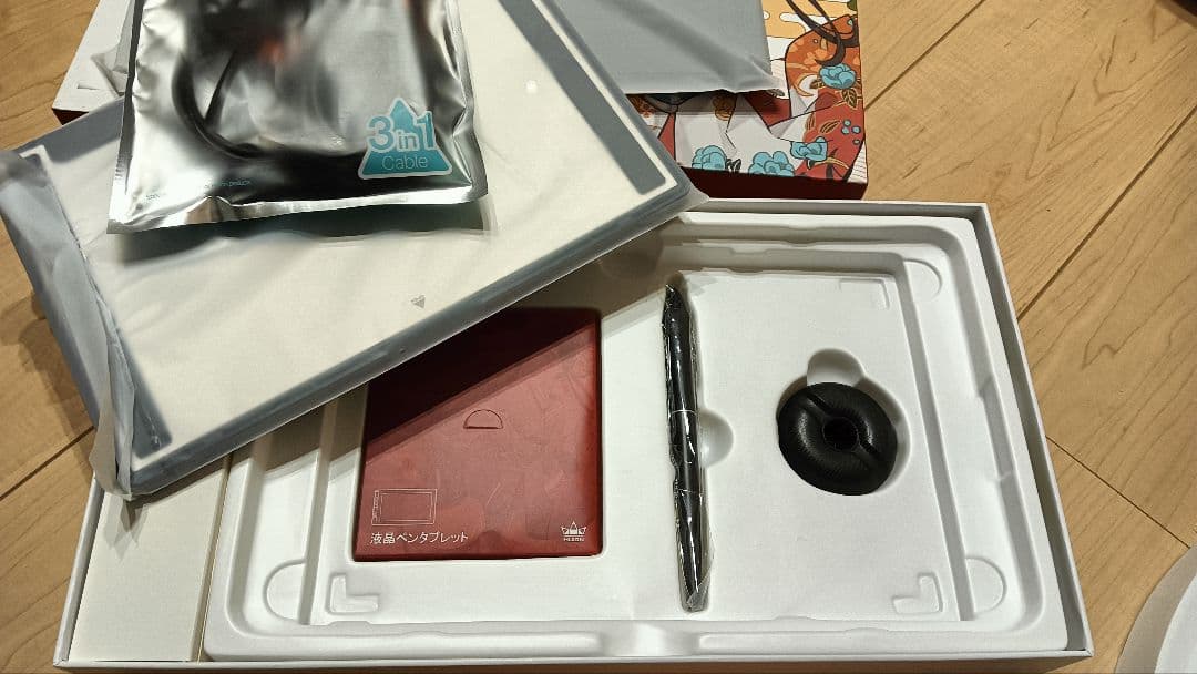 HUION　KAMVAS 12　液晶ペンタブレット