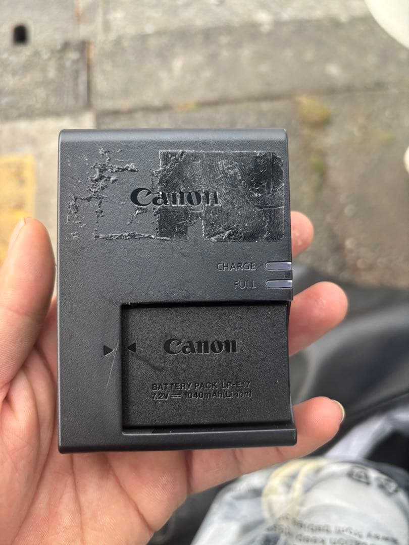 Canon EOS Kiss X10 シルバー レンズ付き